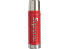 Load image into Gallery viewer, SUPREME STANLEY 20 OZ VACUUM INSULATED BOTTLE