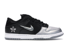Load image into Gallery viewer, SUPREME SUPREME NIKE DUNK SB LOW